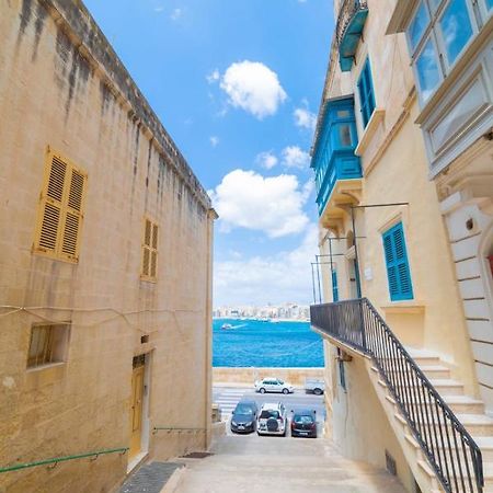 Central Valletta Townhouse-Hosted By Sweetstay Exteriör bild