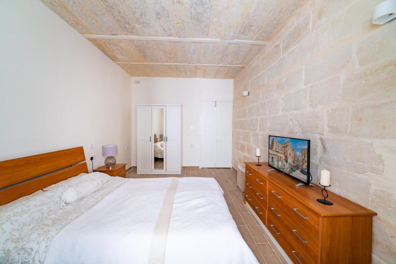 Central Valletta Townhouse-Hosted By Sweetstay Exteriör bild