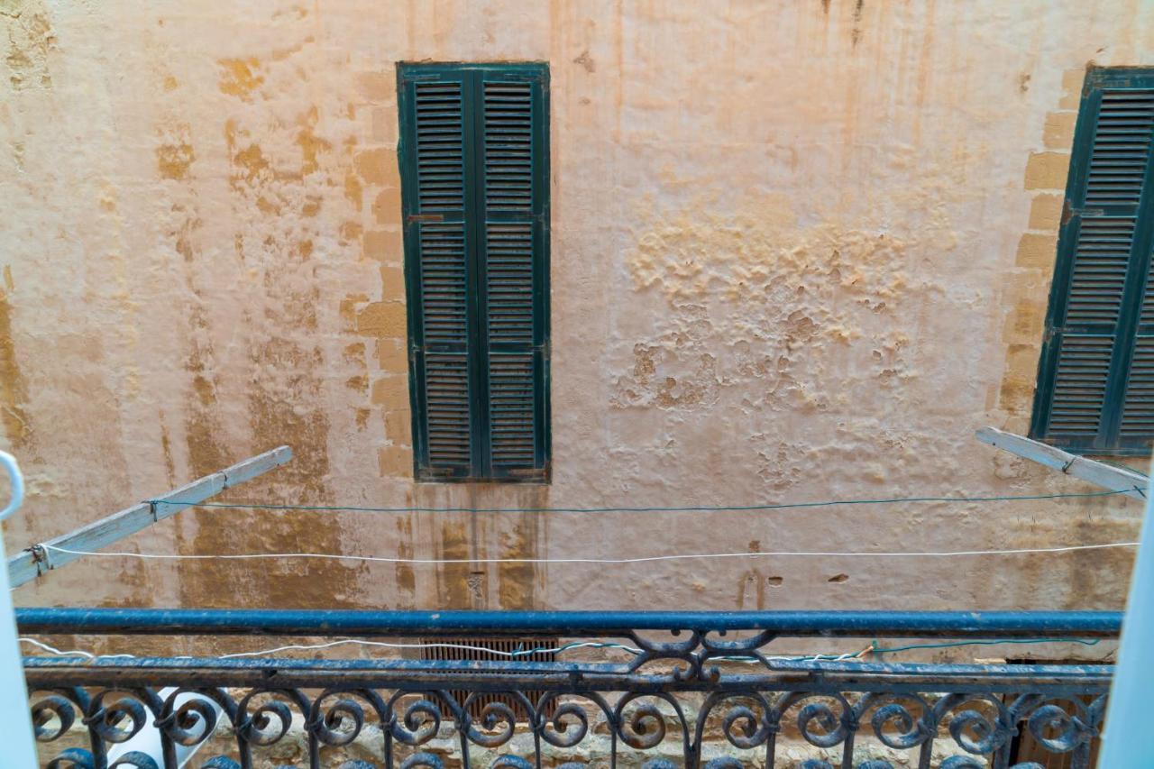 Central Valletta Townhouse-Hosted By Sweetstay Exteriör bild